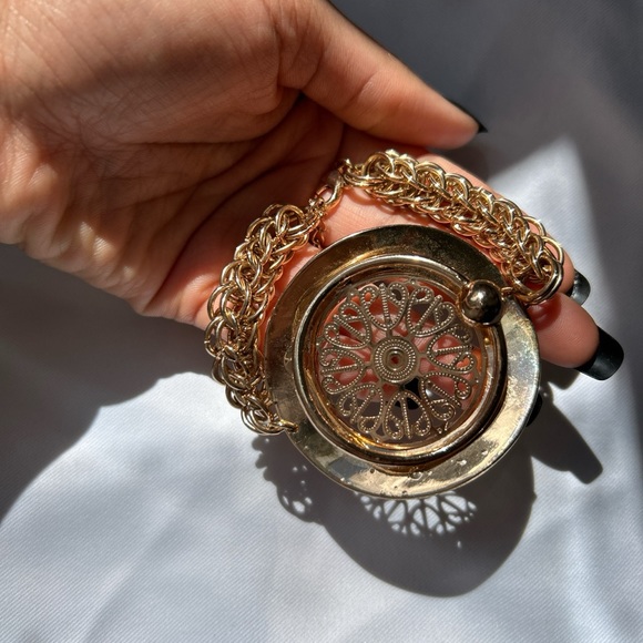 Vintage Crystal Gold locket bracelet & Earrings - Picture 4 of 5